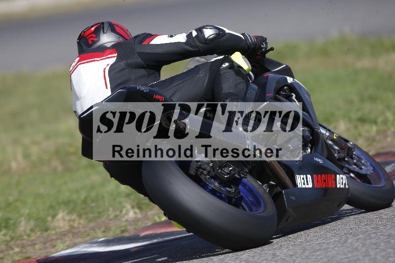 Archiv-2023/75 29.09.2023 Speer Racing ADR/Gruppe rot/backside